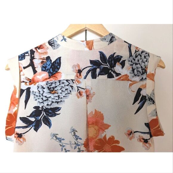 $5 Item! Brody Myles Floral Crepe Fabric Sleeveless Cuffed Top - SEE SIZE NOTES - Picture 3 of 6